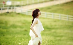 女技师用嘴给男顾客足疗 背后原因让人沉默